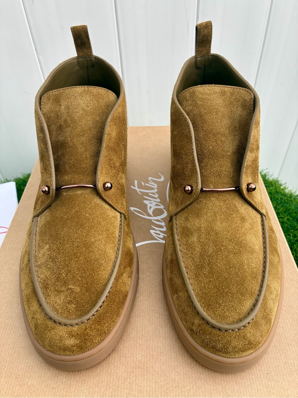 CHRISTIAN LOUBOUTIN CHAMBELISS DESERT FLAT CHUKKA BOOTS LIGHT BROWN SUEDE SZ 43